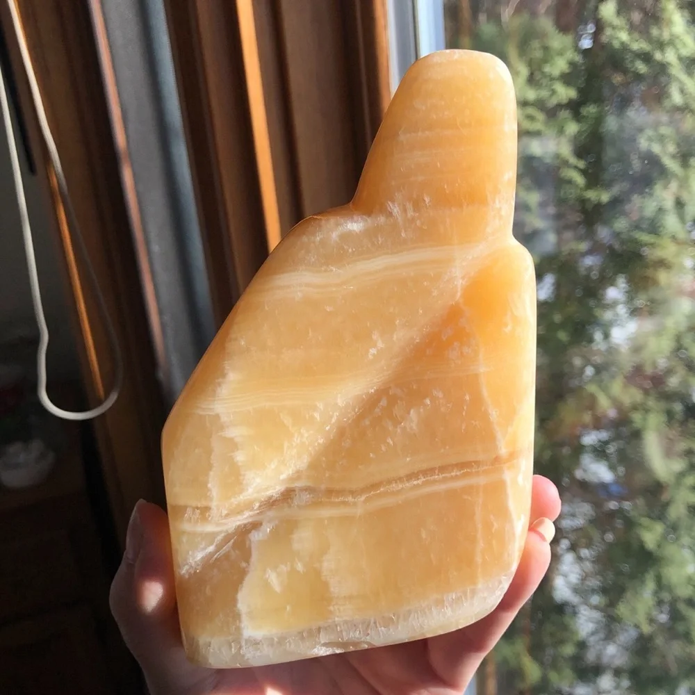 Orange calcite crystal freeform - Picture 3 of 10